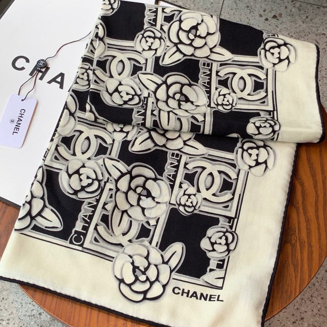 CHANEL 26S SCARF 140 IN CASHMERE AND SILK 309373