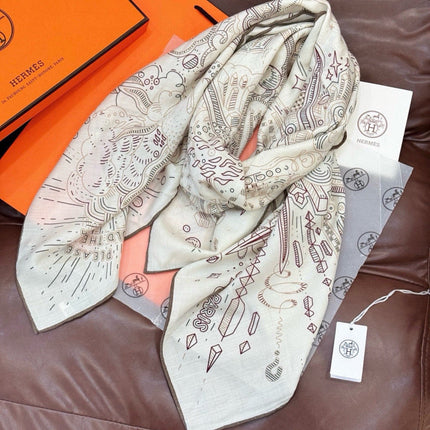 HERMES 26S PRINTED SQUARE SCARF 135 IN SILK 311978
