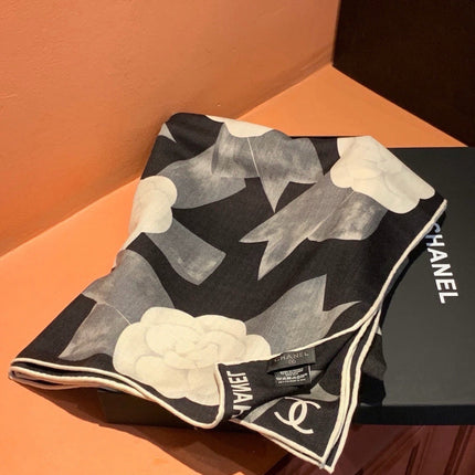 CHANEL 26S SCARF 140 IN SILK 311982