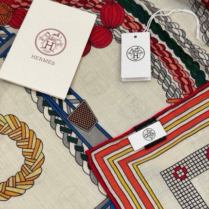 HERMES 26S PATTERNED SCARF 135 IN SILK AND CASHMERE 502437