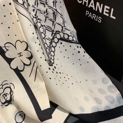 CHANEL 26S SCARF 140 IN SILK AND CASHMERE 510991