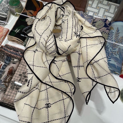 CHANEL 26S SCARF 140 IN SILK AND CASHMERE 510998