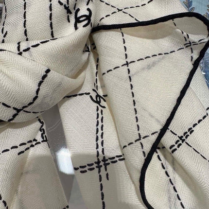 CHANEL 26S SCARF 140 IN SILK AND CASHMERE 510998