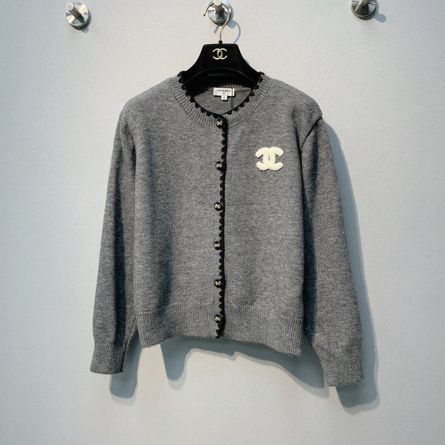 CHANEL 26S CREW NECK CARDIGAN 830