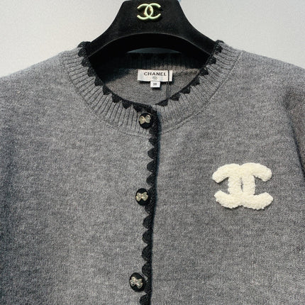 CHANEL 26S CREW NECK CARDIGAN 830