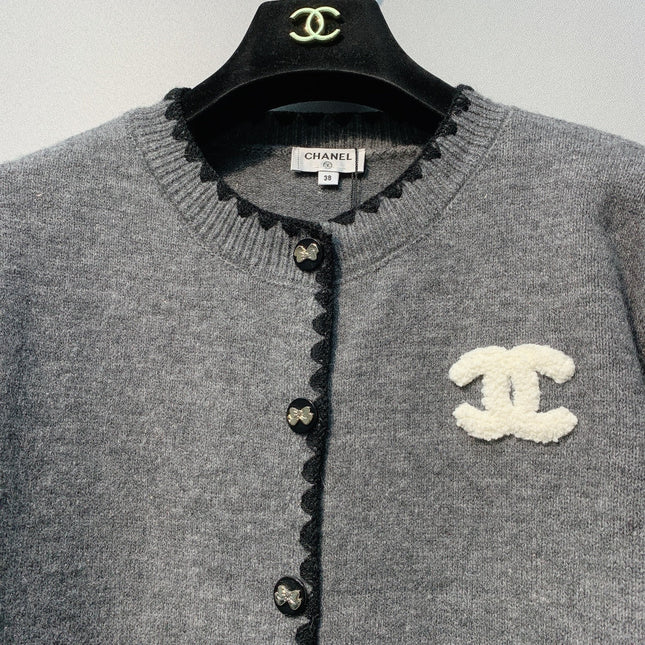 CHANEL 26S CREW NECK CARDIGAN 830