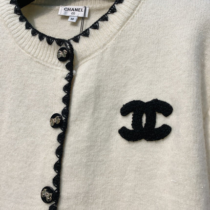 CHANEL 26S CREW NECK CARDIGAN 829
