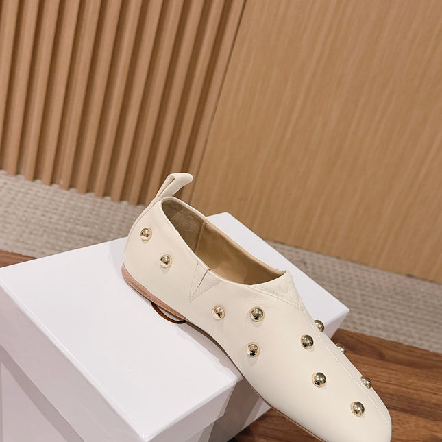 CHLOE 26S STUDDED LOAFERS IN CREAM WHITE CALFSKIN