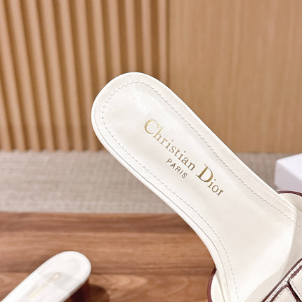 DIOR 26S LOW HEEL SLIDE SANDALS IN WHITE CALFSKIN PEARL GOLD BUCKLE
