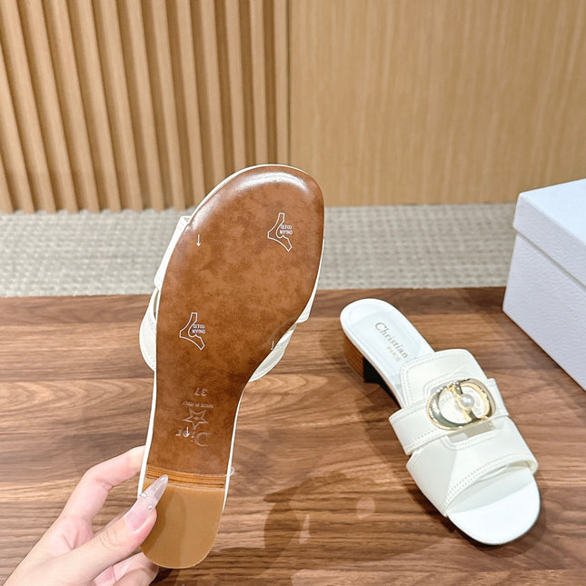 DIOR 26S LOW HEEL SLIDE SANDALS IN WHITE CALFSKIN GOLD PEARL BUCKLE