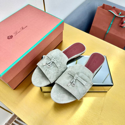 LP SANDALS 25S IN FOG GRAY SUEDE WITH SILVER HARDWARE