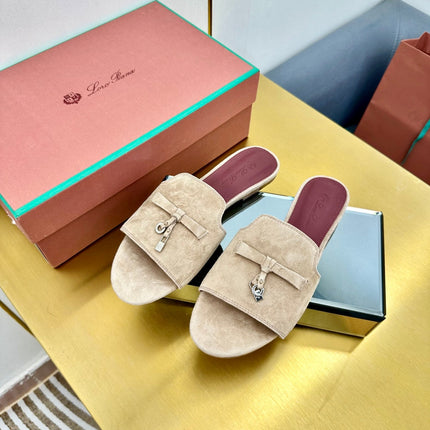 LP SANDALS 25S IN BEIGE SUEDE WITH SILVER HARDWARE