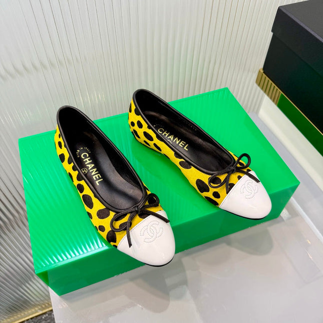 CHANEL 26S FLAT SHOES IN YELLOW AND BLACK LEOPARD PRINT PONY HAIR