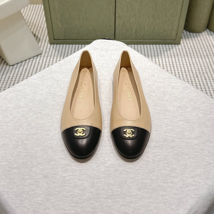 CHANEL 25S BALLET FLATS IN BEIGE CALFSKIN WITH BLACK CAP TOE GOLD HARDWARE
