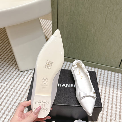 CHANEL 25S MARY JANE BALLET FLATS IN WHITE SILK SATIN