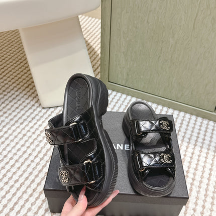 CHANEL 25S STRAP SANDALS IN BLACK PATENT CALFSKIN SILVER HARDWARE