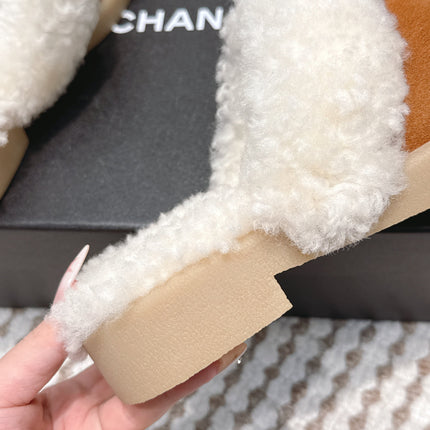 CHANEL 25S INDOOR SLIPPERS IN CARAMEL AND BLACK SUEDE FUR-LINED