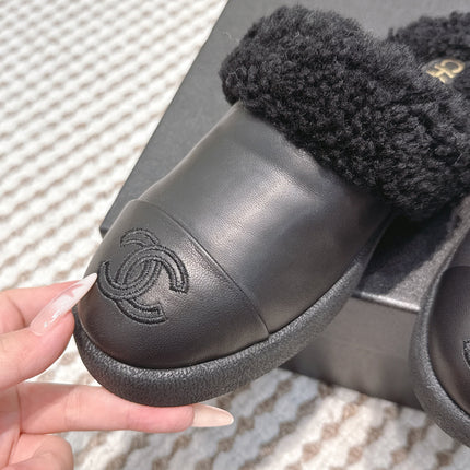 CHANEL 25S INDOOR SLIPPERS IN BLACK CALFSKIN FUR-LINED