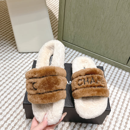 CHANEL 25S FLUFFY SLIDERS IN BEIGE AND CARAMEL