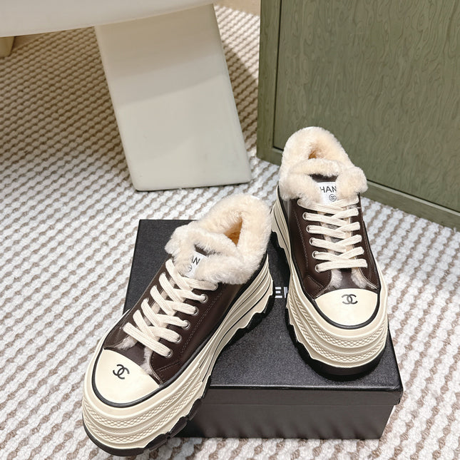 CHANEL 25S THICK-SOLE SNEAKERS 60MM IN DARK BROWN AND BEIGE CALFSKIN WITH FUR LINING