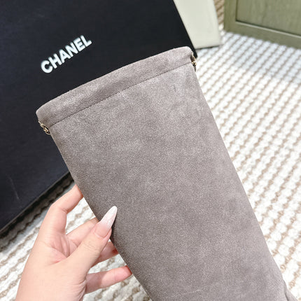 CHANEL 25S KNEE-HIGH BOOTS IN GREY SUEDE GOLD HARDWARE