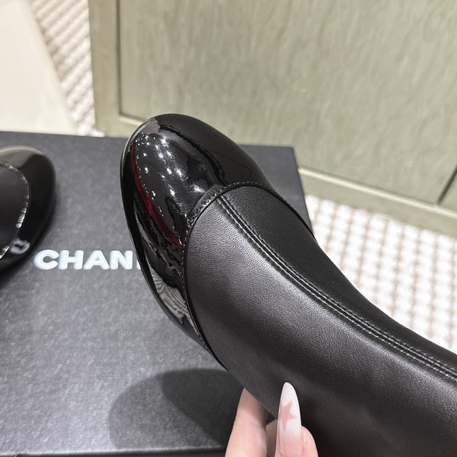 CHANEL 25S ANKLE BOOTS IN BLACK CALFSKIN GLOSSY TOE RUCHED