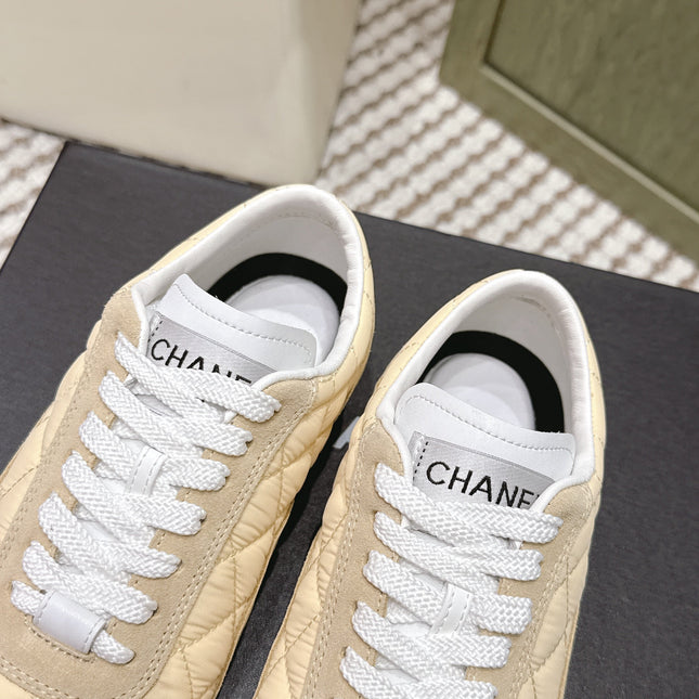 CHANEL 25S SNEAKERS IN LIGHT YELLOW CALFSKIN AND SUEDE