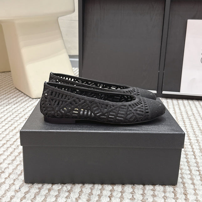 CHANEL 26S BALLET FLATS IN BLACK MESH AND FABRIC