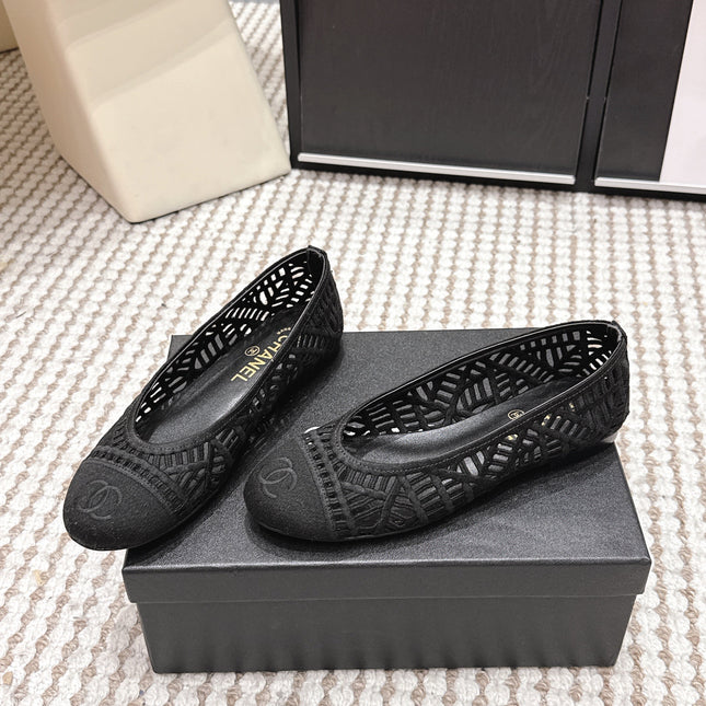 CHANEL 26S BALLET FLATS IN BLACK MESH AND FABRIC