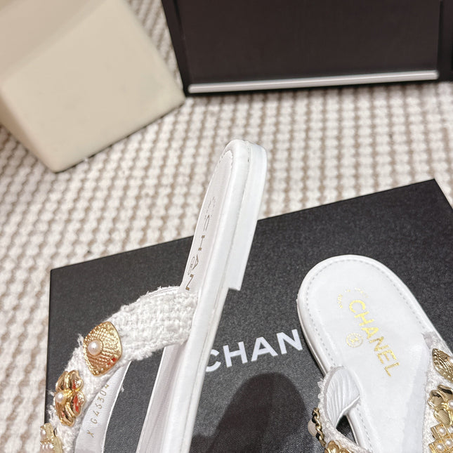 CHANEL 26S FLIP-FLOPS IN WHITE CALFSKIN