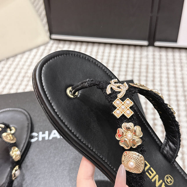 CHANEL 26S FLIP-FLOPS IN BLACK CALFSKIN
