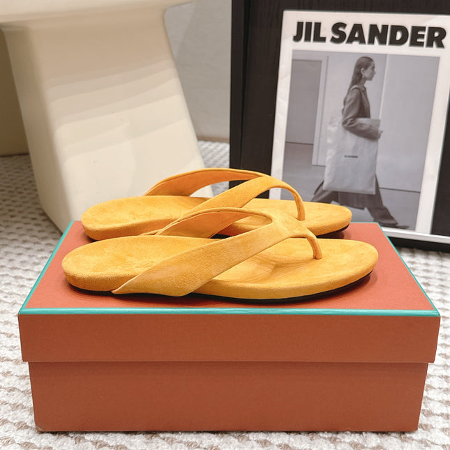 LP 26S THONG SANDALS IN GOLDEN YELLOW SUEDE