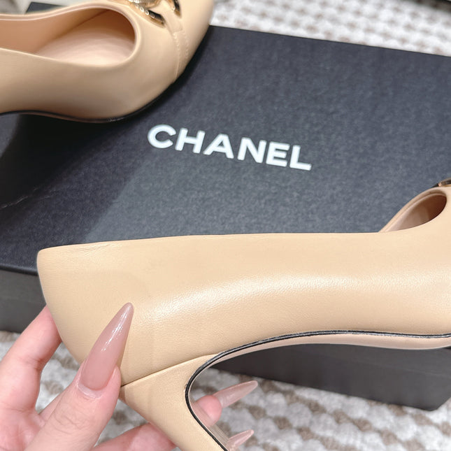 CHANEL 26S HIGH HEELS 95 MM IN BEIGE CALFSKIN WITH GOLD-TONE CC LOGO