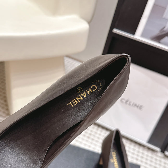 CHANEL 26S HIGH HEELS 75 MM IN DARK BROWN CALFSKIN WITH GOLD-TONE CC LOGO