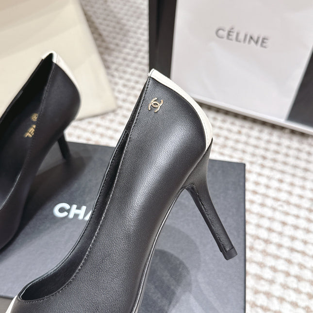 CHANEL 26S HIGH HEELS IN BLACK LAMBSKIN WITH WHITE CHEVRON-QUILTED TOE