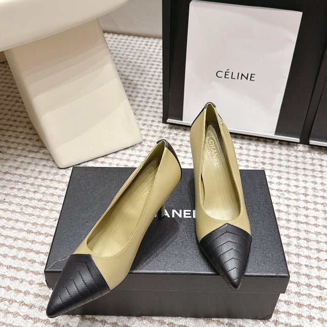 CHANEL 26S HIGH HEELS IN CREAM BEIGE LAMBSKIN WITH BLACK CHEVRON-QUILTED TOE