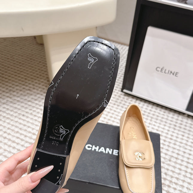 CHANEL 26S LOAFERS IN BEIGE CALFSKIN WITH GOLD-TONE CC LOGO
