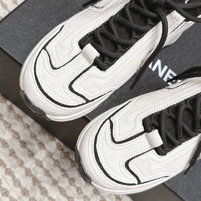 CHANEL 26S PLATFORM SNEAKERS 30 MM IN WHITE SUEDE WITH BLACK FABRIC