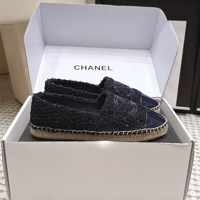 CHANEL 26S SLIP ONS IN NAVY BLUE TWEED AND PATENT CALFSKIN