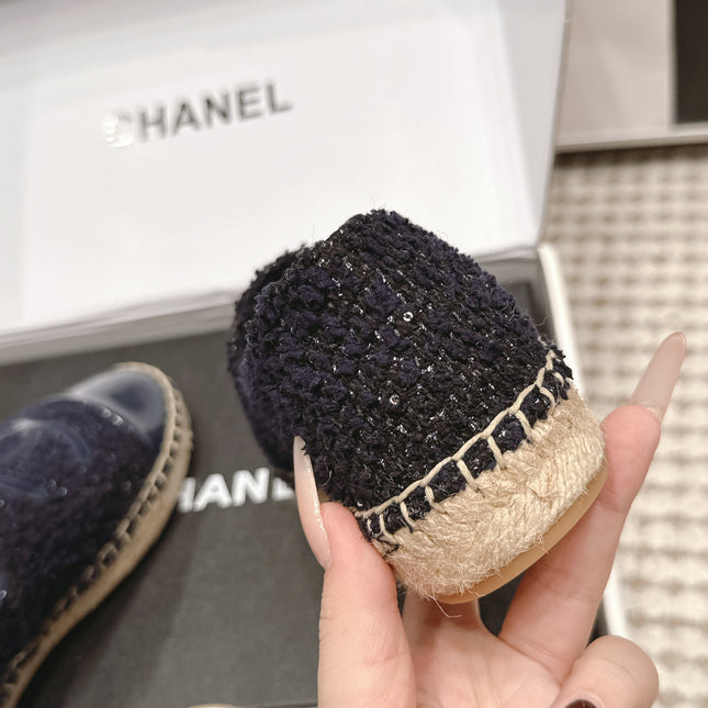 CHANEL 26S SLIP ONS IN NAVY BLUE TWEED AND PATENT CALFSKIN