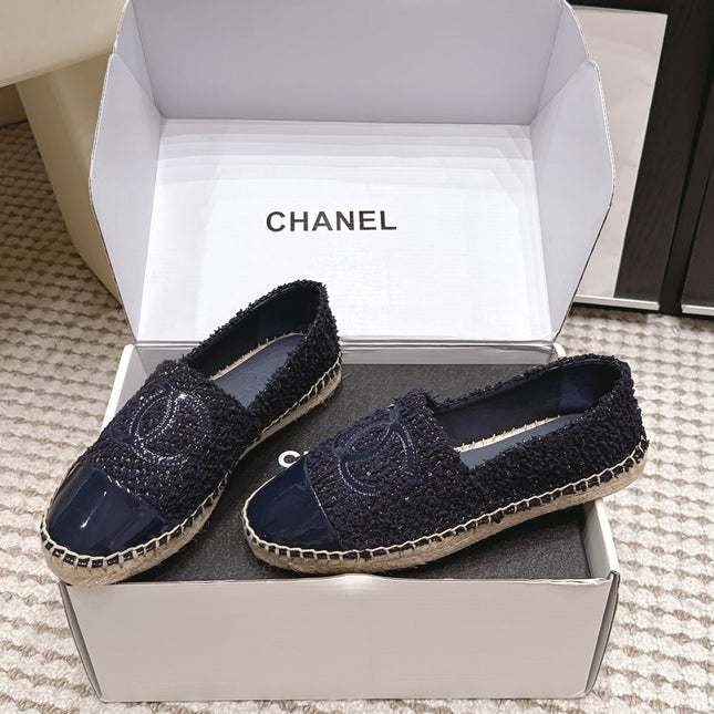 CHANEL 26S SLIP ONS IN NAVY BLUE TWEED AND PATENT CALFSKIN