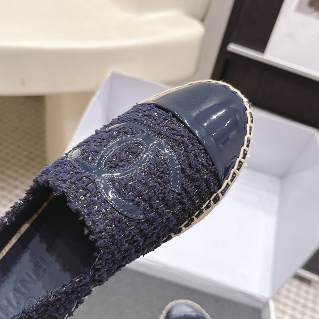 CHANEL 26S SLIP ONS IN NAVY BLUE TWEED AND PATENT CALFSKIN