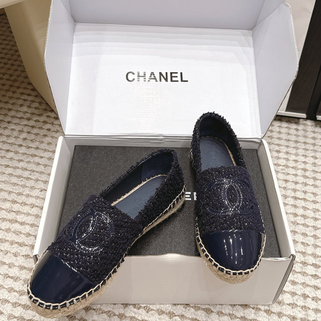 CHANEL 26S SLIP ONS IN NAVY BLUE TWEED AND PATENT CALFSKIN