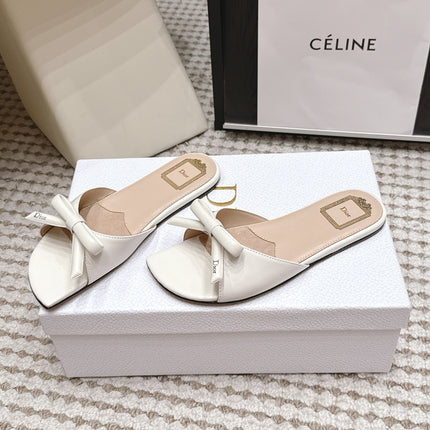 DIOR 26S FLAT SANDAL IN IVORY WHITE CALFSKIN WITH BOW