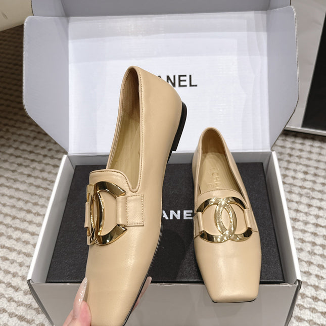 CHANEL 26S SQUARE TOE FLATS IN BEIGE CALFSKIN WITH GOLD TONE CC LOGO