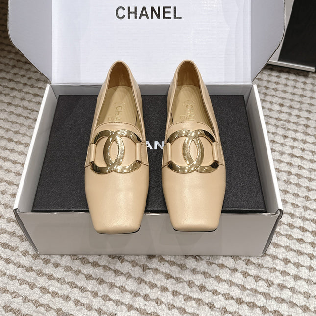 CHANEL 26S SQUARE TOE FLATS IN BEIGE CALFSKIN WITH GOLD TONE CC LOGO