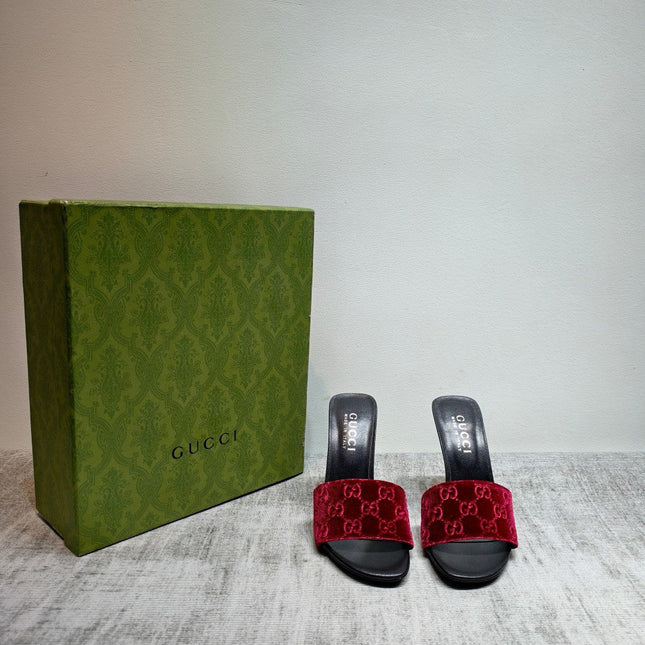 GUCCI 26S MULE SANDALS 110MM IN DARK RED VELVET GG EMBOSSED