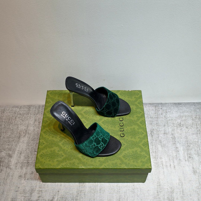 GUCCI 26S MULE SANDALS 110MM IN DARK GREEN VELVET GG EMBOSSED