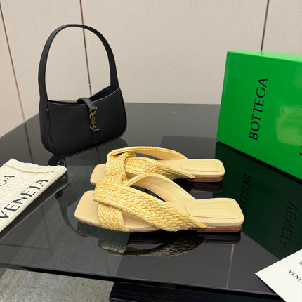 BOTTEGA VENETA 26S SANDALS IN LIGHT YELLOW CALFSKIN AND RAFFIA