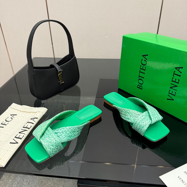 BOTTEGA VENETA 26S SANDALS IN MINT GREEN CALFSKIN AND RAFFIA